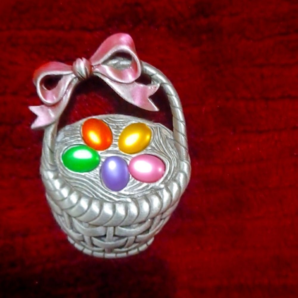 Easter Basket Pin